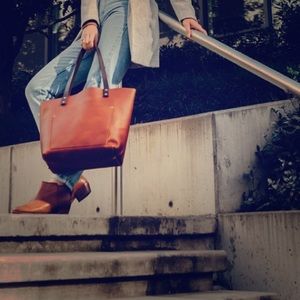 💋Bellemonde💋 Tote 👜 + Pouch 👝💋Pre❤️’d💋